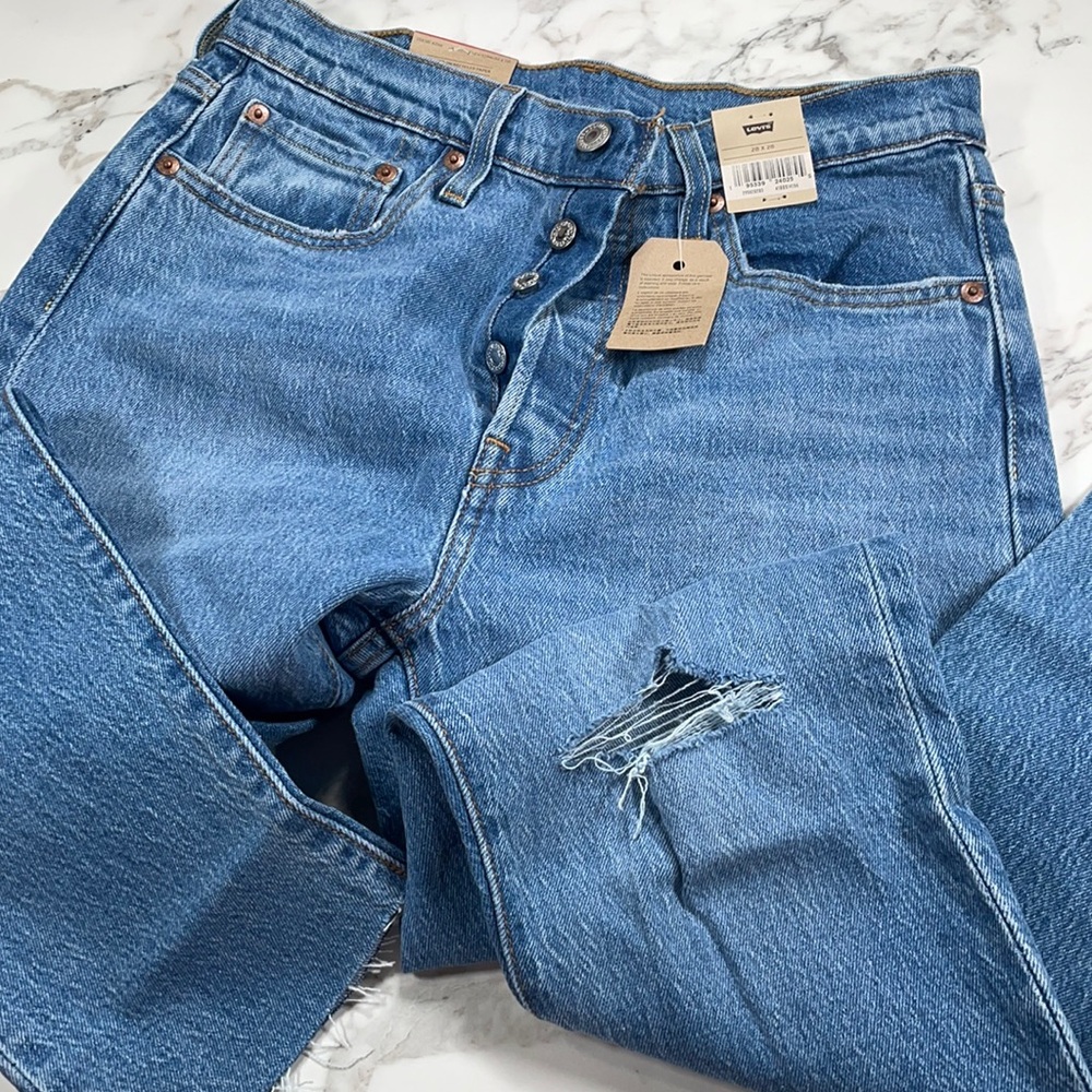 24 HR SALE ONLY Levi’s 501 High Rise Raw Hem Jeans